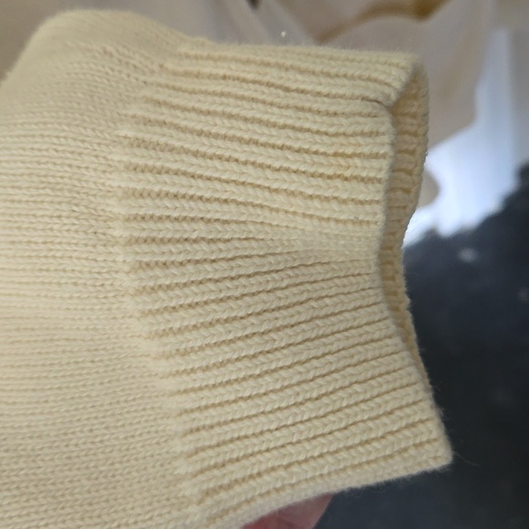 CHAPS V neck long sleeve sweater - Picture 2 of 10